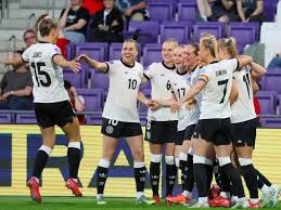 [图]莱昂纳德24+12库里27+6 快船主场险胜勇士