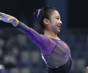 CBA常规赛：北京控股队主场胜南京头排苏酒队